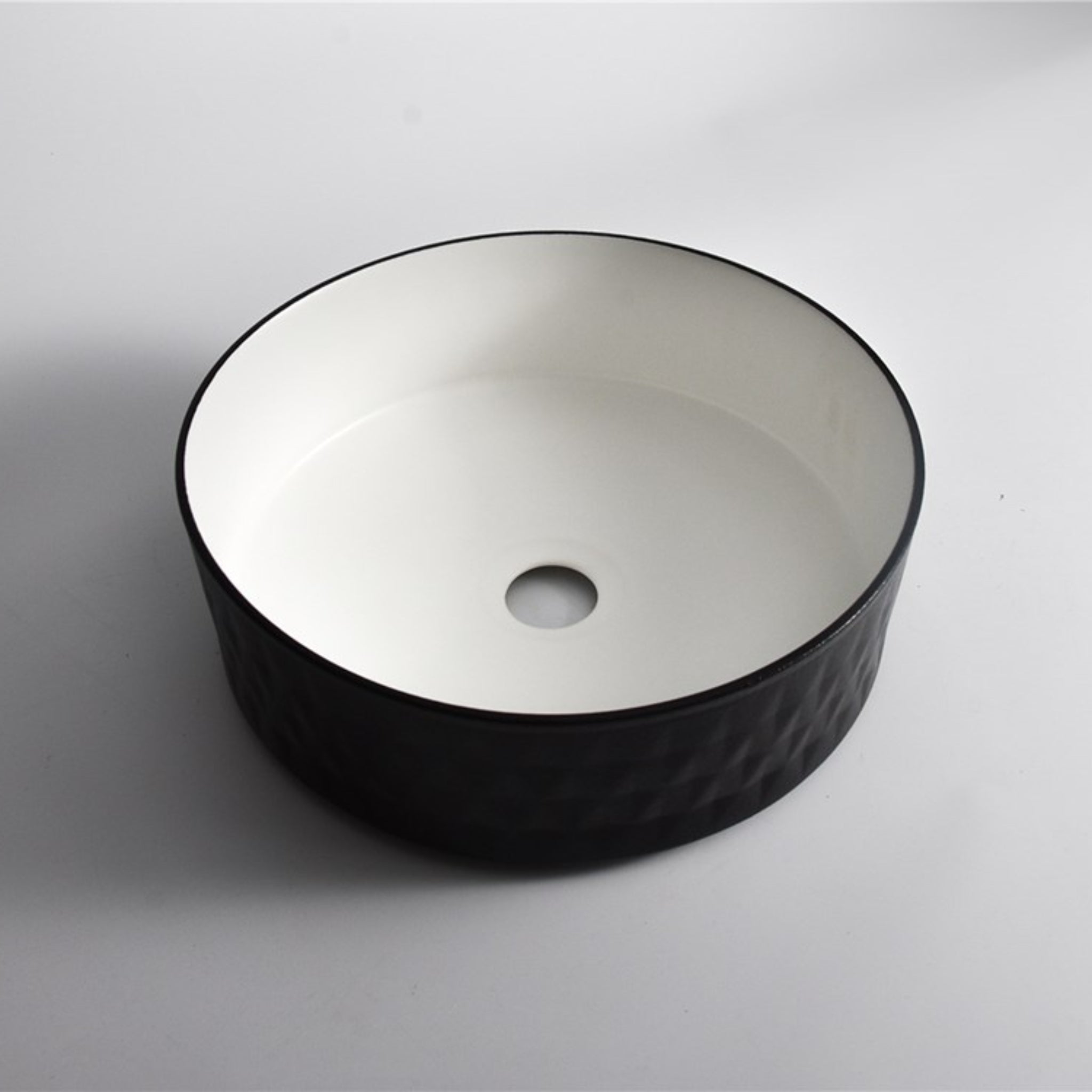 AQUAPERLA CERAMIC ROUND ABOVE COUNTER BASIN BLACK AND MATTE WHITE 360MM