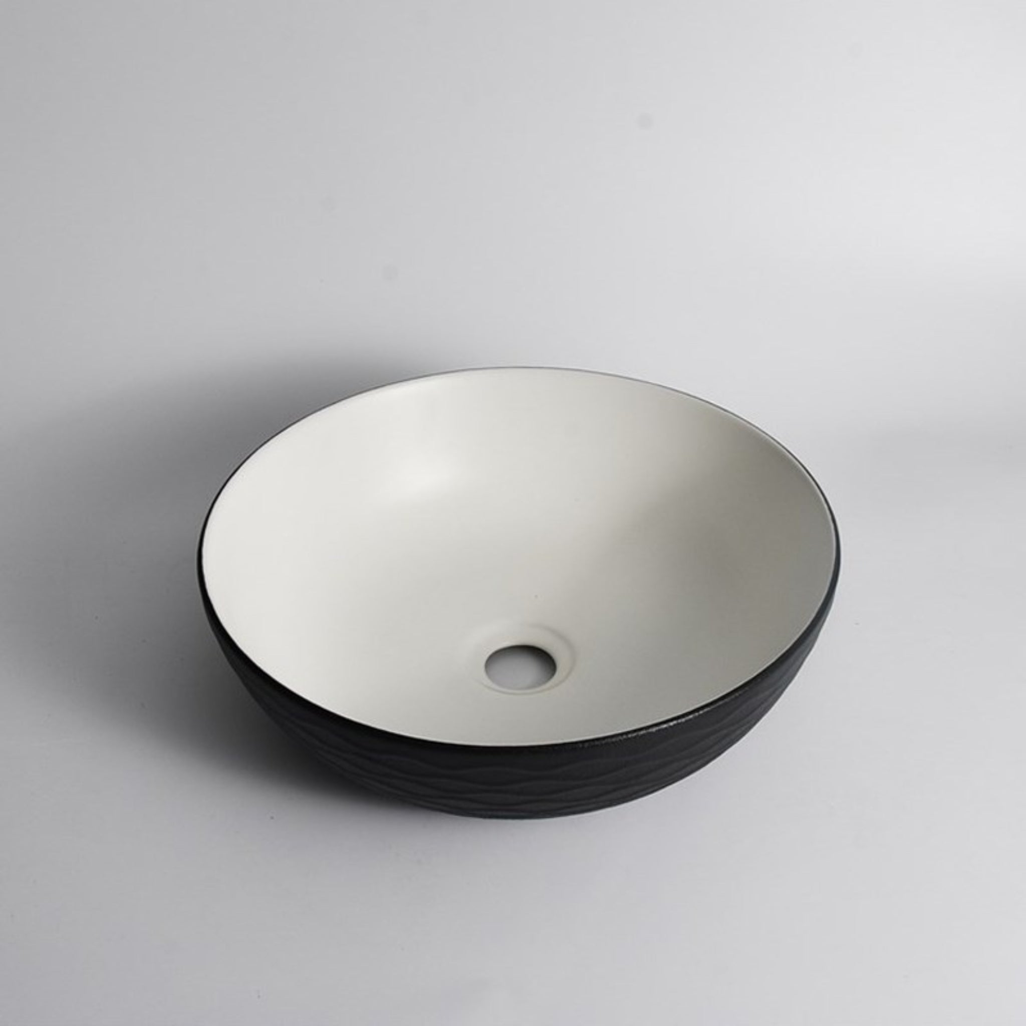 AQUAPERLA CERAMIC ROUND ABOVE COUNTER BASIN BLACK AND MATTE WHITE 395MM