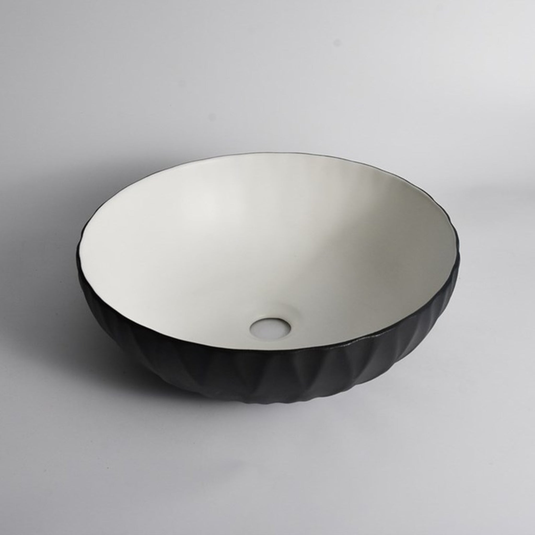 AQUAPERLA CERAMIC ROUND ABOVE COUNTER BASIN BLACK AND MATTE WHITE 395MM