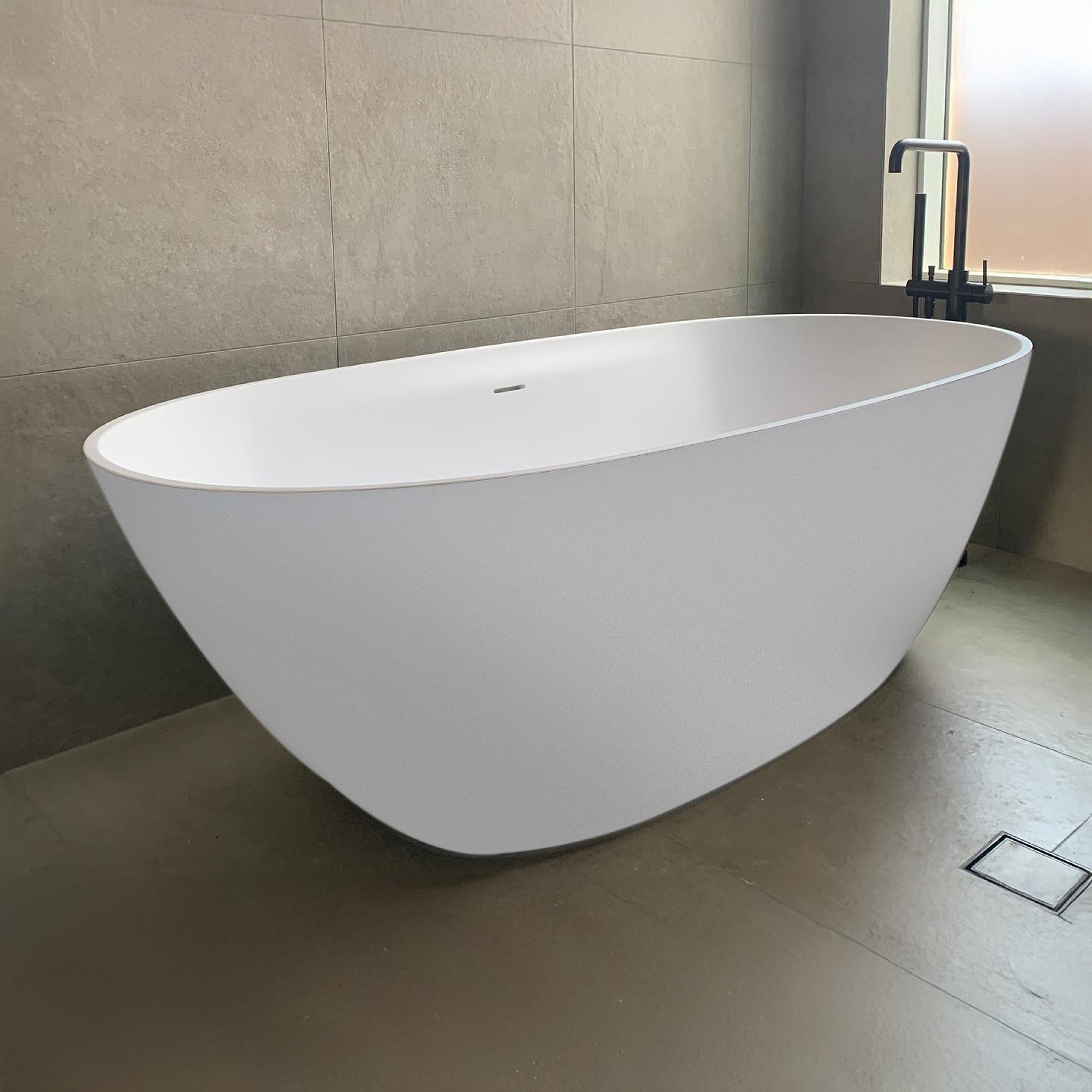 DOMUS LIVING EONA FREESTANDING BATHTUB WITH OVERFLOW MATTE WHITE 1770MM