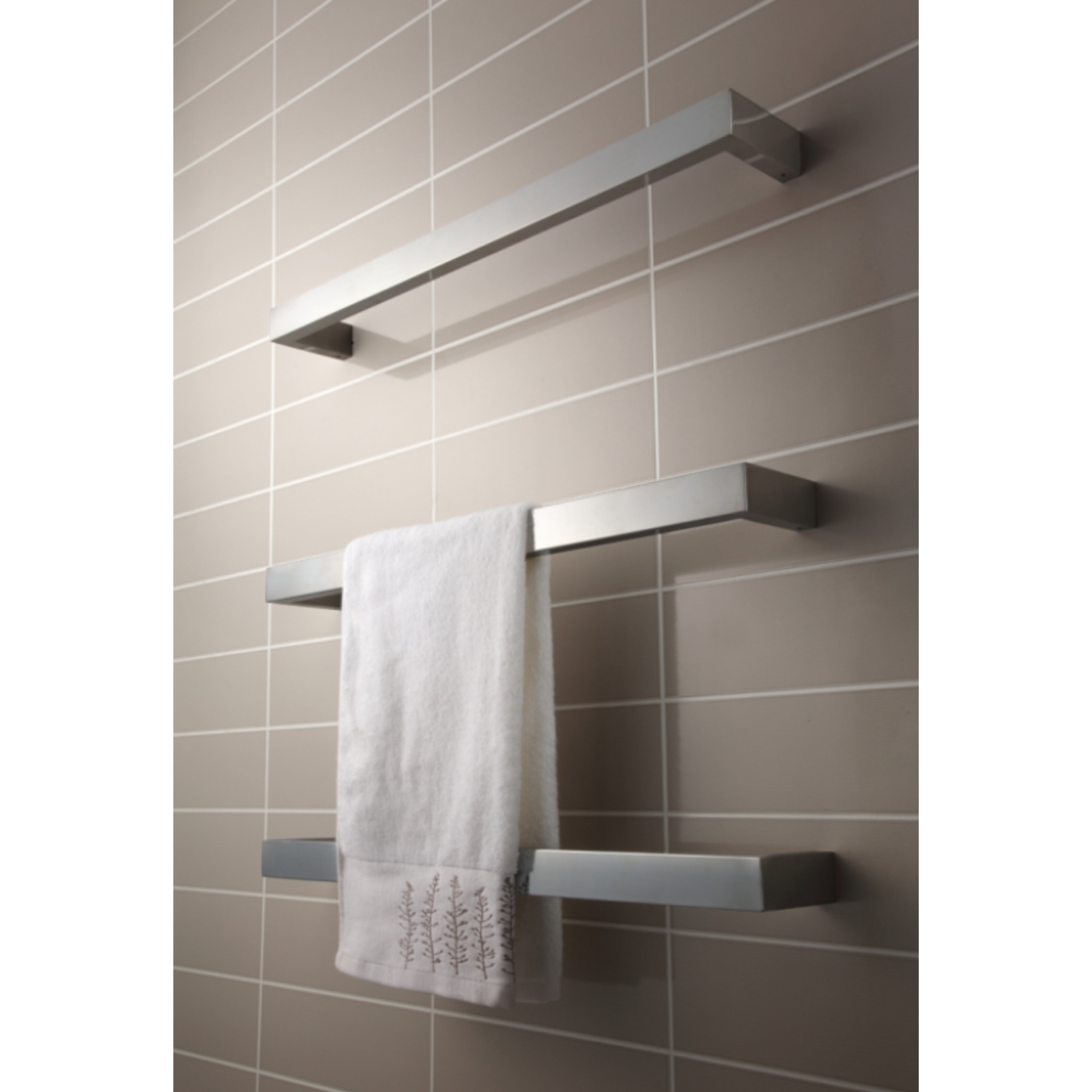 HEIRLOOM STRATA STUDIO 1 HEATED SINGLE TOWEL RAIL STAINLESS STEEL 632MM