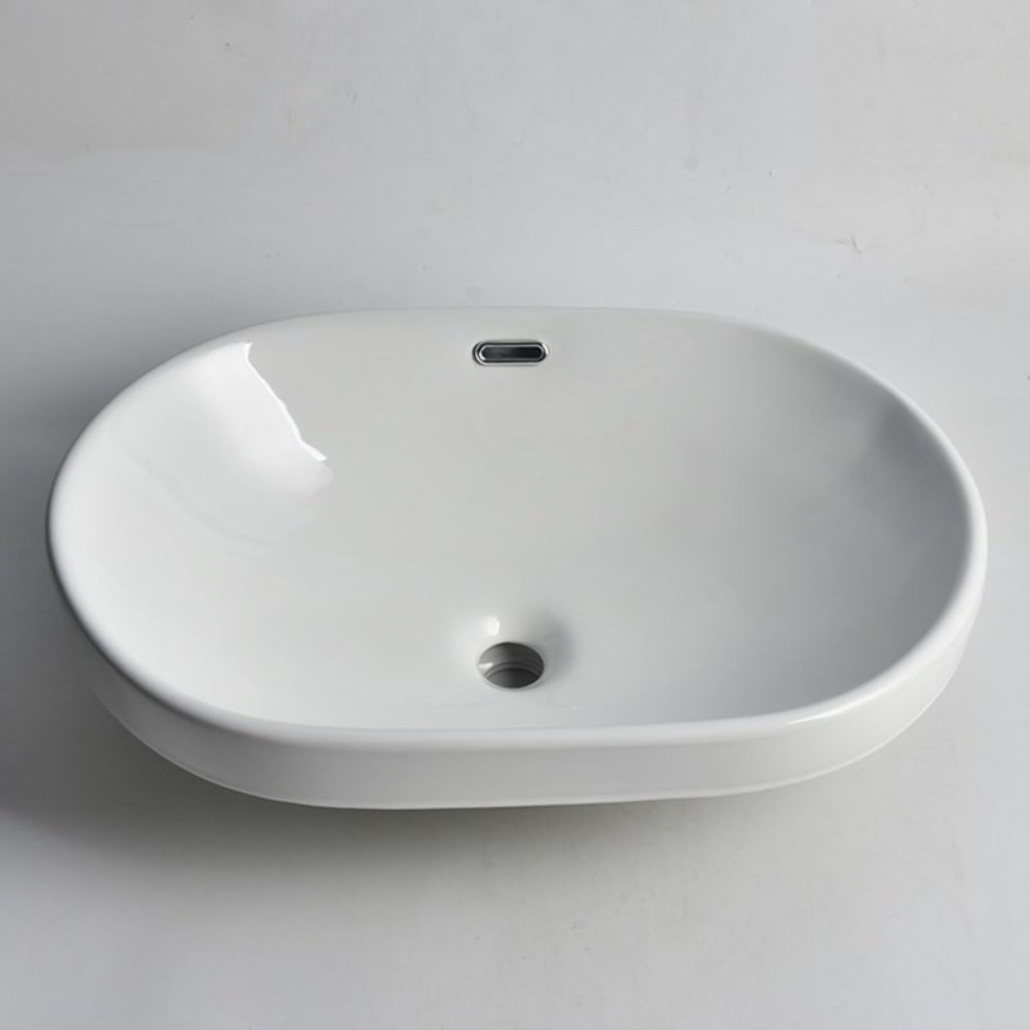 AQUAPERLA CERAMIC OVAL INSERT BASIN GLOSS WHITE 600MM